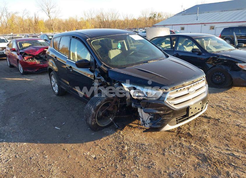 2017 Ford Escape SE (VIN 1FMCU0GD9HUE38557) main photo
