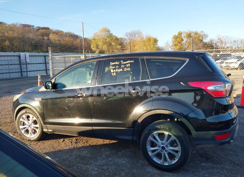 Photo 13 of 2017 Ford Escape SE (VIN 1FMCU0GD9HUE38557)