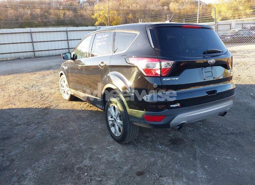 Photo 3 of 2017 Ford Escape SE (VIN 1FMCU0GD9HUE38557)