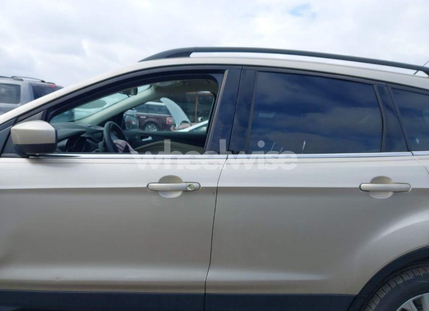 Photo 14 of 2017 Ford Escape SE (VIN 1FMCU0GD9HUE62938)