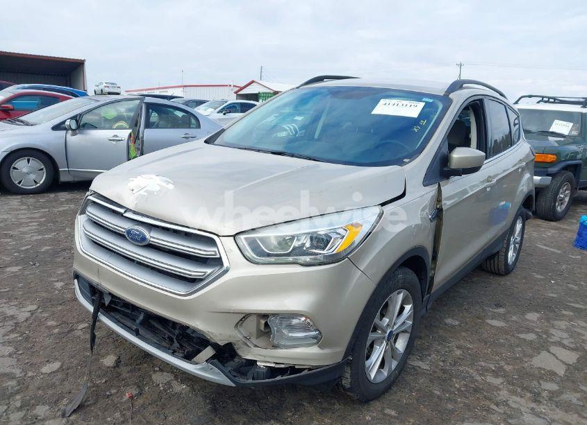 Photo 2 of 2017 Ford Escape SE (VIN 1FMCU0GD9HUE62938)