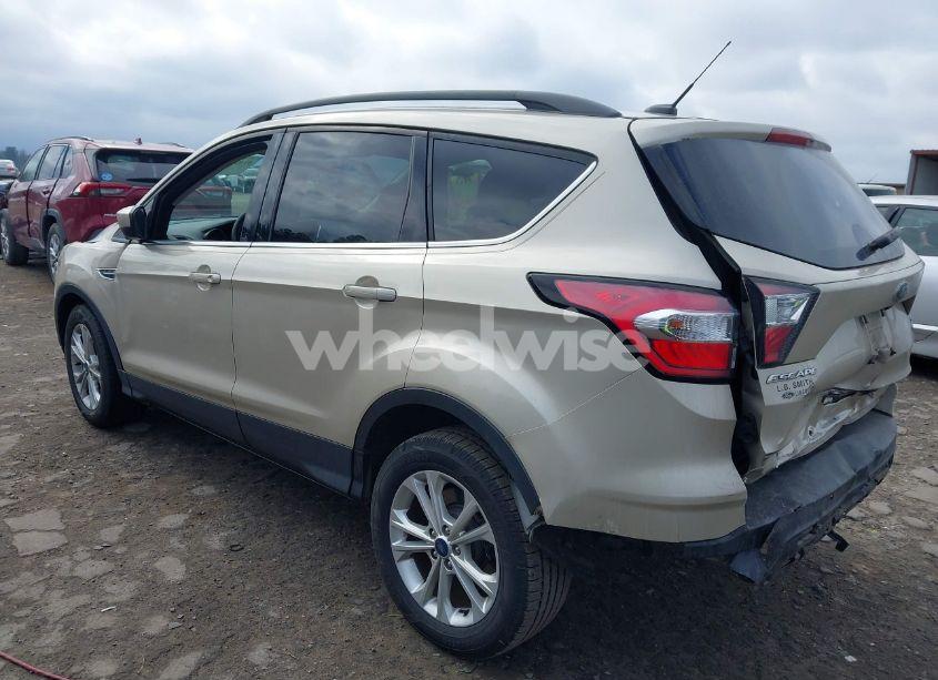 Photo 3 of 2017 Ford Escape SE (VIN 1FMCU0GD9HUE62938)