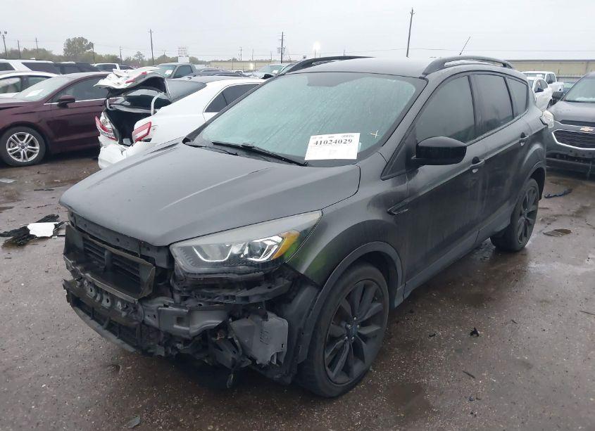 Photo 2 of 2017 Ford Escape SE (VIN 1FMCU0GD9HUE71414)
