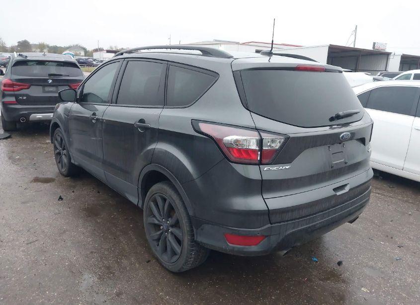 Photo 3 of 2017 Ford Escape SE (VIN 1FMCU0GD9HUE71414)