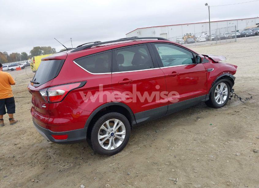Photo 4 of 2018 Ford Escape SE (VIN 1FMCU0GD9JUA06802)