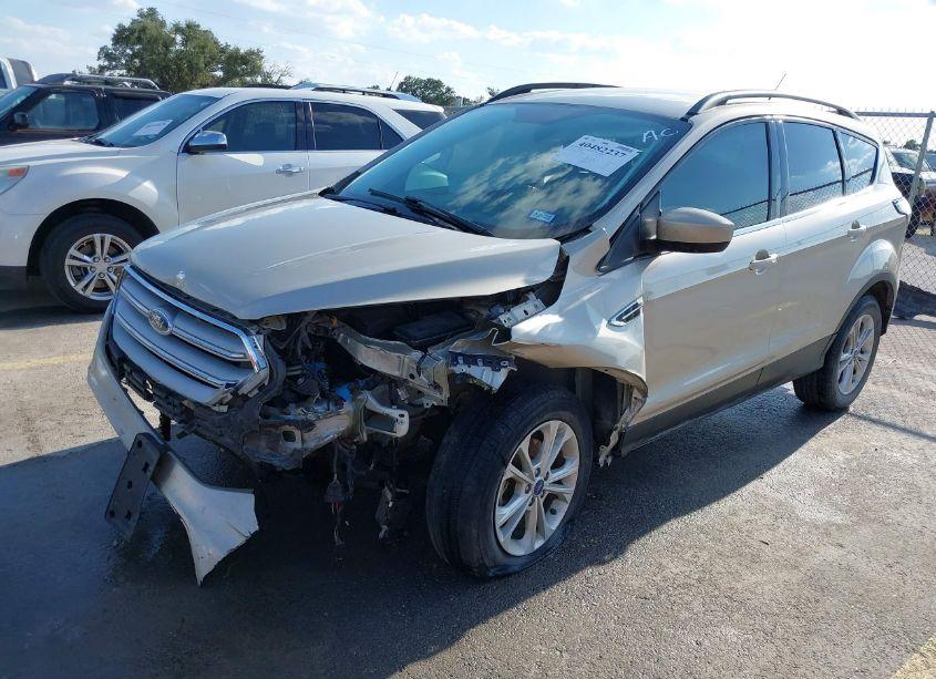 Photo 2 of 2018 Ford Escape SE (VIN 1FMCU0GD9JUA63761)