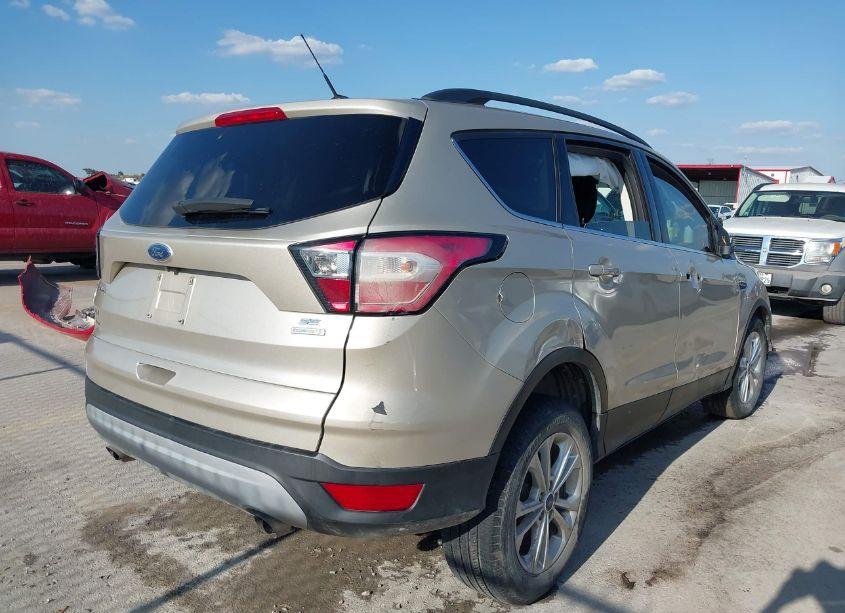 Photo 4 of 2018 Ford Escape SE (VIN 1FMCU0GD9JUA63761)