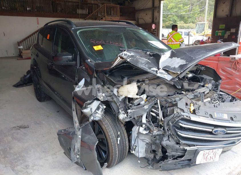 2018 Ford Escape SE (VIN 1FMCU0GD9JUA78826) main photo