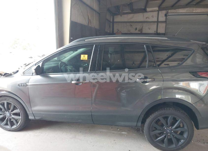 Photo 14 of 2018 Ford Escape SE (VIN 1FMCU0GD9JUA78826)