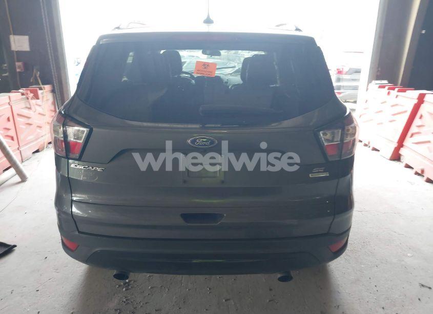 Photo 16 of 2018 Ford Escape SE (VIN 1FMCU0GD9JUA78826)