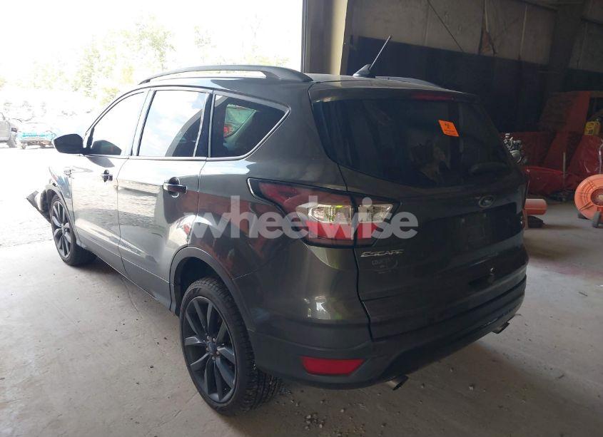 Photo 3 of 2018 Ford Escape SE (VIN 1FMCU0GD9JUA78826)