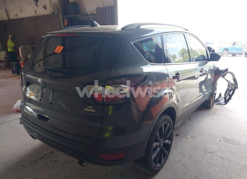 Photo 4 of 2018 Ford Escape SE (VIN 1FMCU0GD9JUA78826)