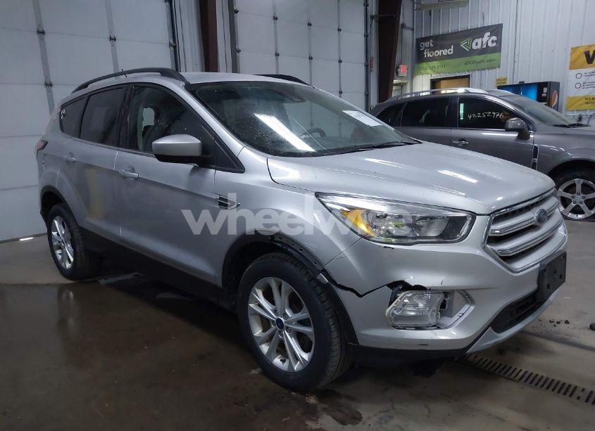 2018 Ford Escape SE (VIN 1FMCU0GD9JUA97795) main photo