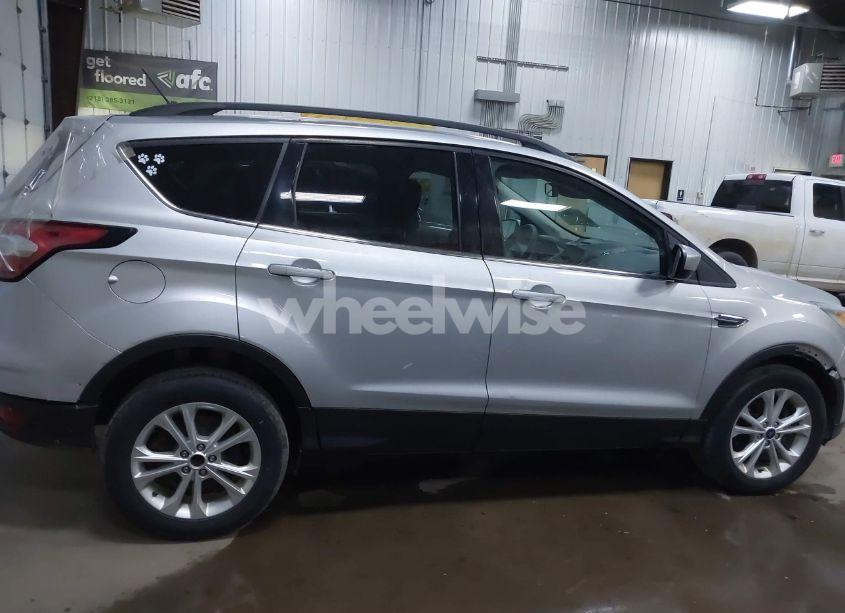 Photo 13 of 2018 Ford Escape SE (VIN 1FMCU0GD9JUA97795)