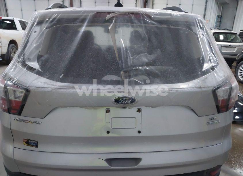 Photo 16 of 2018 Ford Escape SE (VIN 1FMCU0GD9JUA97795)