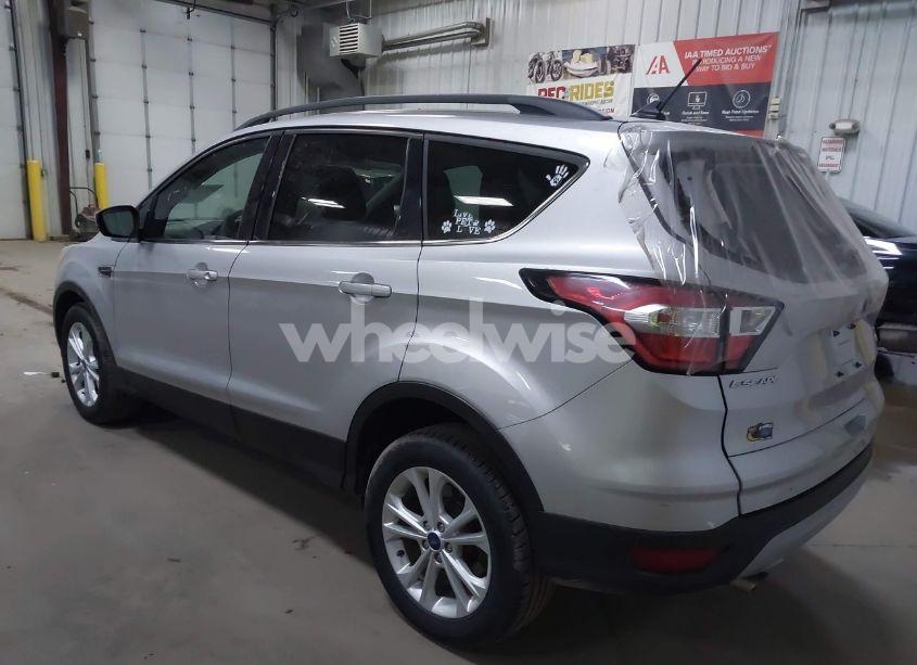 Photo 3 of 2018 Ford Escape SE (VIN 1FMCU0GD9JUA97795)