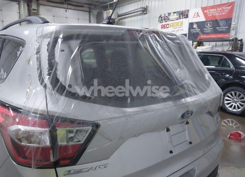 Photo 6 of 2018 Ford Escape SE (VIN 1FMCU0GD9JUA97795)