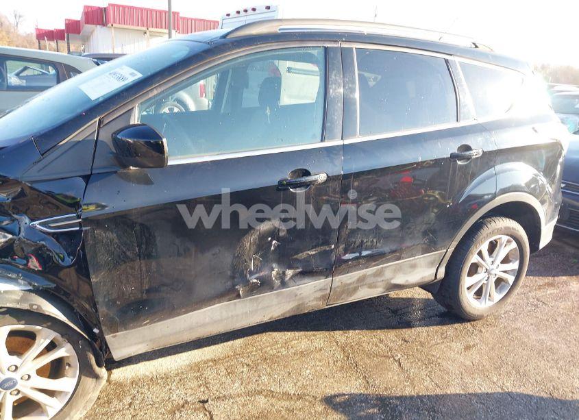 Photo 18 of 2018 Ford Escape SE (VIN 1FMCU0GD9JUD38173)