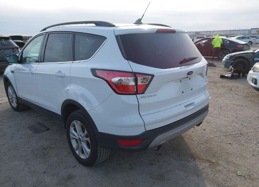 Photo 3 of 2018 Ford Escape SE (VIN 1FMCU0GD9JUD38383)