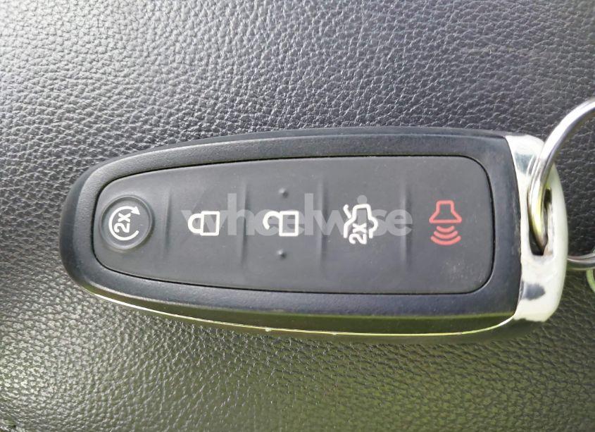 Photo 11 of 2019 Ford Escape SE (VIN 1FMCU0GD9KUB00180)