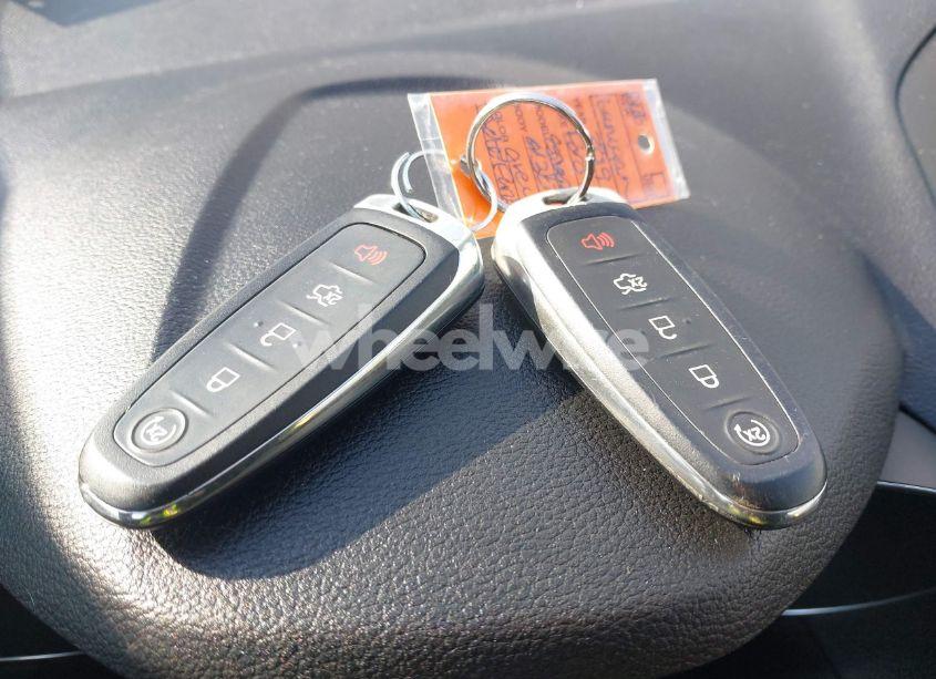 Photo 11 of 2019 Ford Escape SE (VIN 1FMCU0GD9KUB58550)