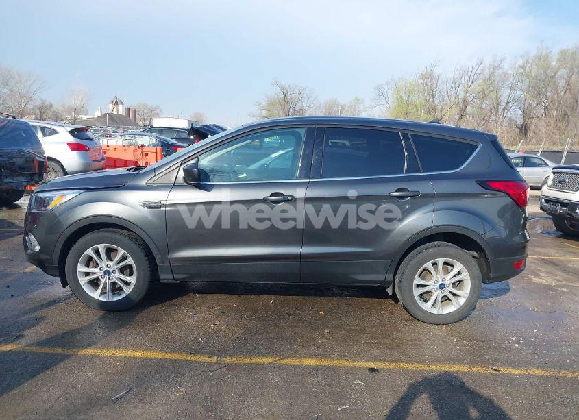 Photo 14 of 2019 Ford Escape SE (VIN 1FMCU0GD9KUB58550)