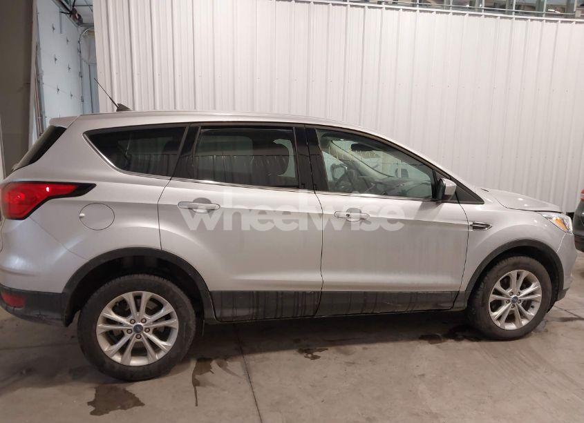 Photo 13 of 2019 Ford Escape SE (VIN 1FMCU0GD9KUB61111)