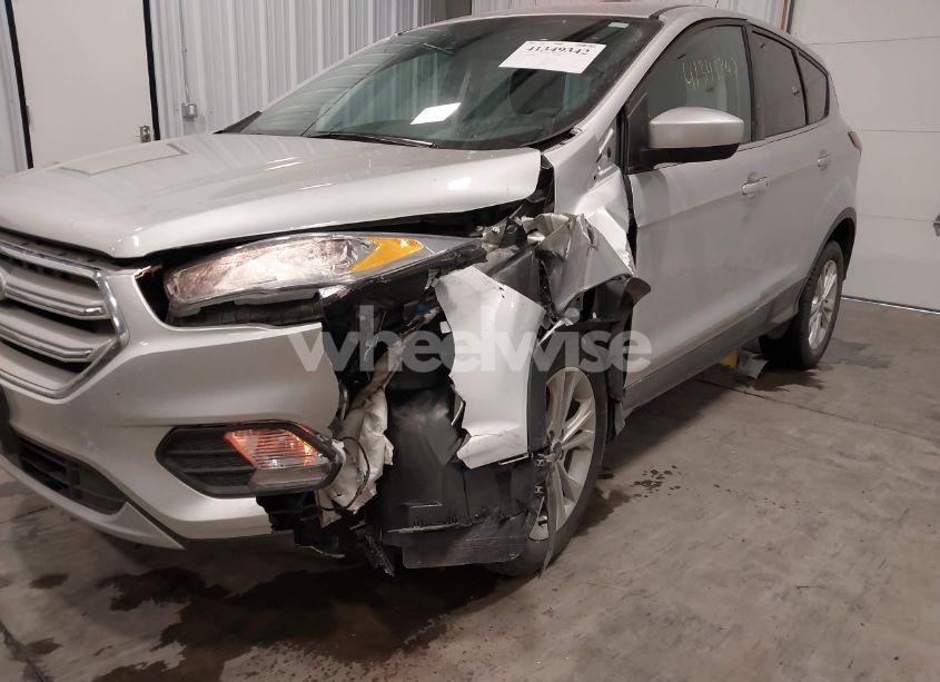Photo 6 of 2019 Ford Escape SE (VIN 1FMCU0GD9KUB61111)