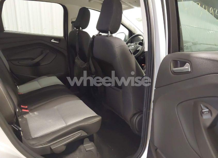 Photo 8 of 2019 Ford Escape SE (VIN 1FMCU0GD9KUB61111)