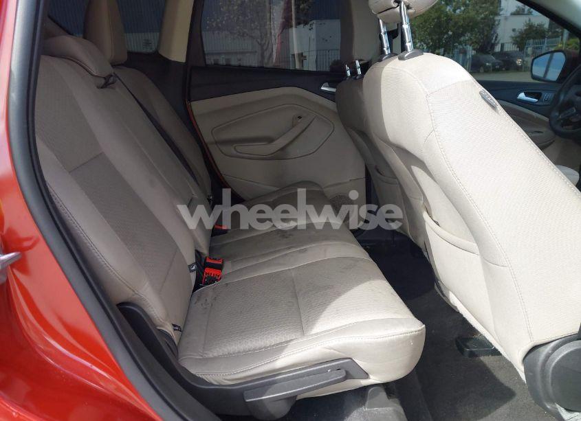 Photo 8 of 2019 Ford Escape SE (VIN 1FMCU0GD9KUB82007)