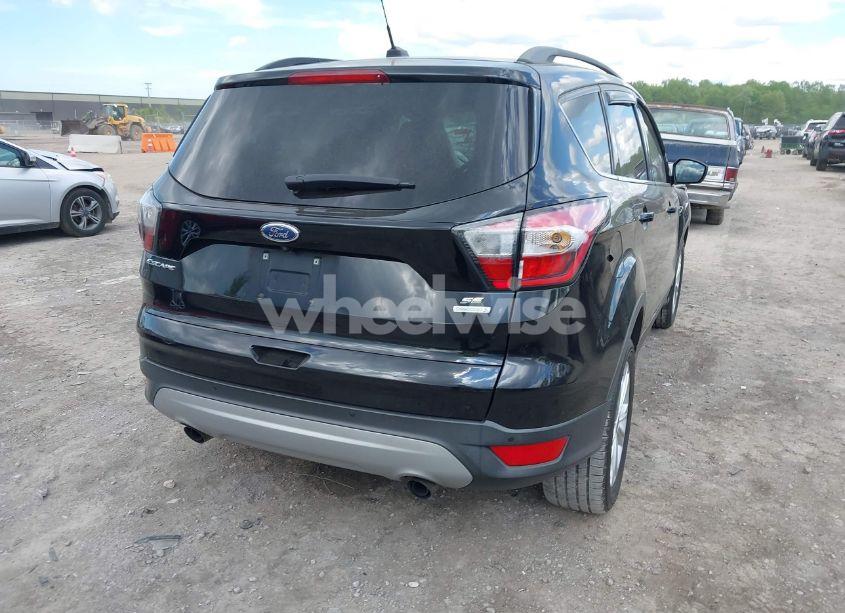 Photo 4 of 2017 Ford Escape SE (VIN 1FMCU0GDXHUA11274)