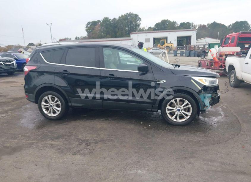 Photo 14 of 2017 Ford Escape SE (VIN 1FMCU0GDXHUA18953)