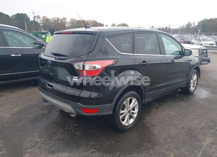 Photo 4 of 2017 Ford Escape SE (VIN 1FMCU0GDXHUA18953)