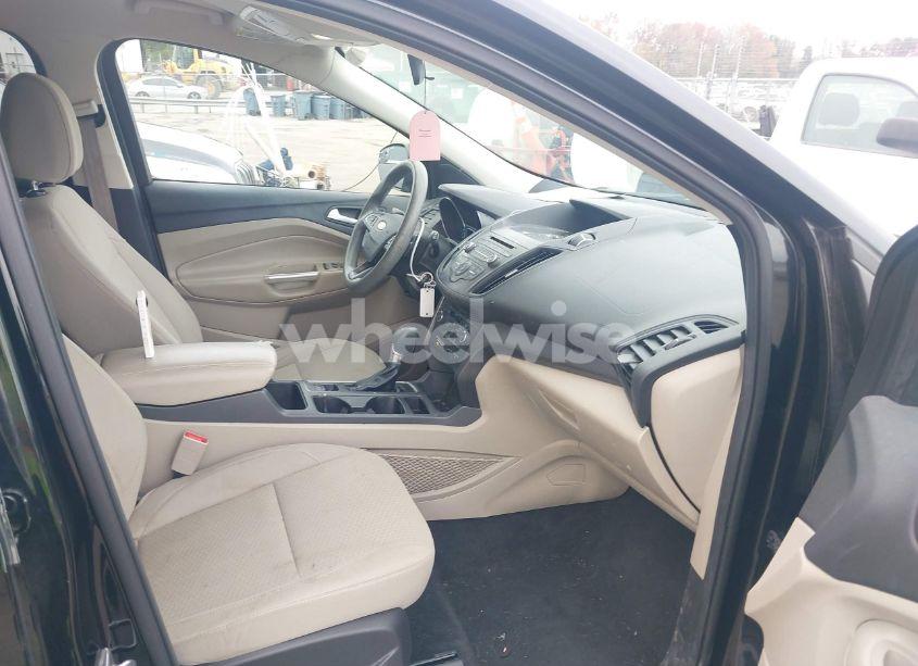 Photo 5 of 2017 Ford Escape SE (VIN 1FMCU0GDXHUA18953)