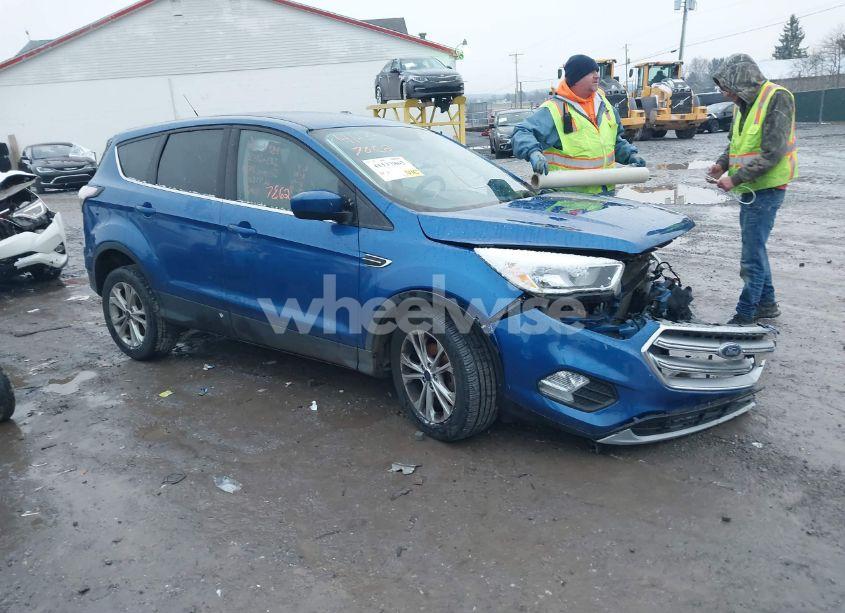 2017 Ford Escape SE (VIN 1FMCU0GDXHUA74259) main photo