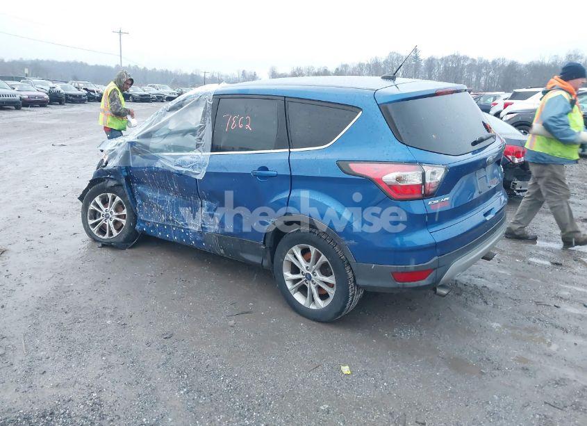 Photo 3 of 2017 Ford Escape SE (VIN 1FMCU0GDXHUA74259)