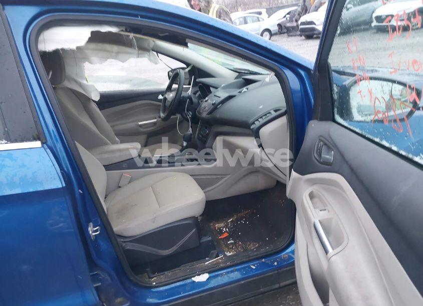 Photo 5 of 2017 Ford Escape SE (VIN 1FMCU0GDXHUA74259)