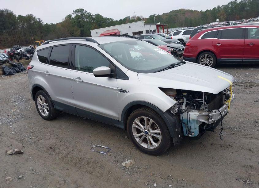 2017 Ford Escape SE (VIN 1FMCU0GDXHUA74844) main photo