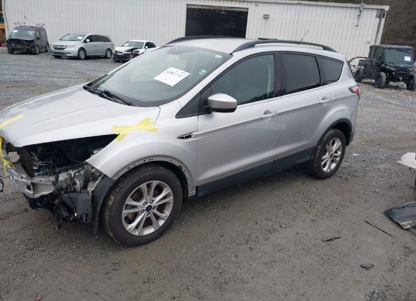 Photo 2 of 2017 Ford Escape SE (VIN 1FMCU0GDXHUA74844)