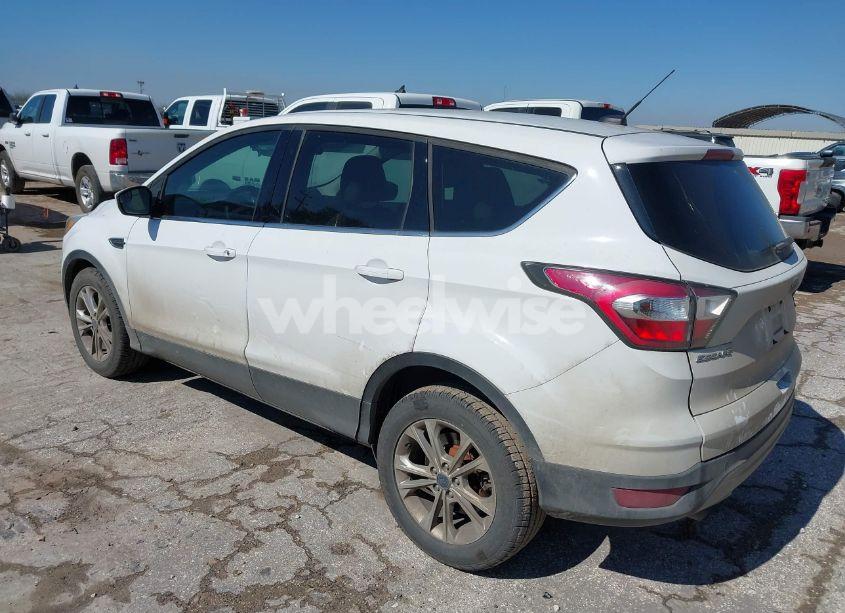 Photo 3 of 2017 Ford Escape SE (VIN 1FMCU0GDXHUA80806)