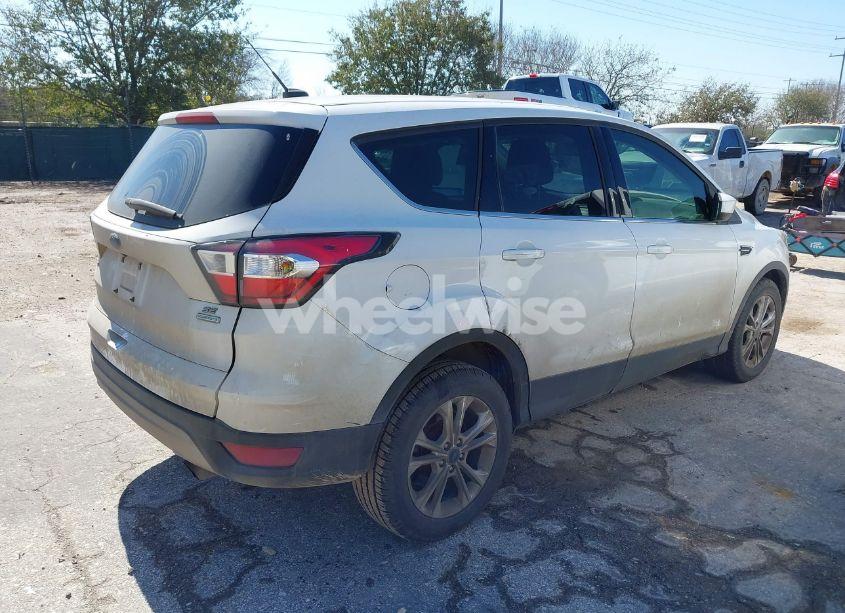 Photo 4 of 2017 Ford Escape SE (VIN 1FMCU0GDXHUA80806)