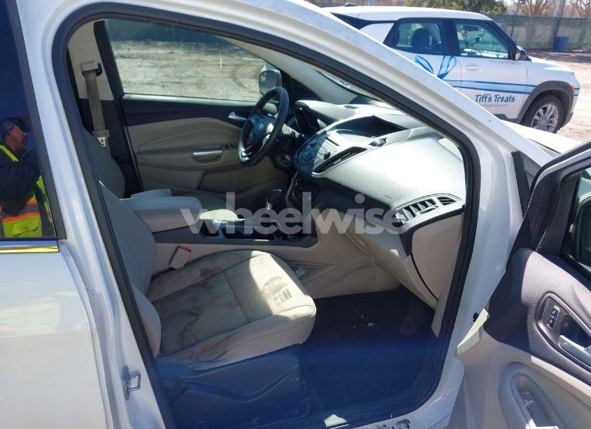 Photo 5 of 2017 Ford Escape SE (VIN 1FMCU0GDXHUA80806)