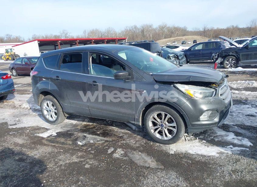 Photo 13 of 2017 Ford Escape SE (VIN 1FMCU0GDXHUB19233)
