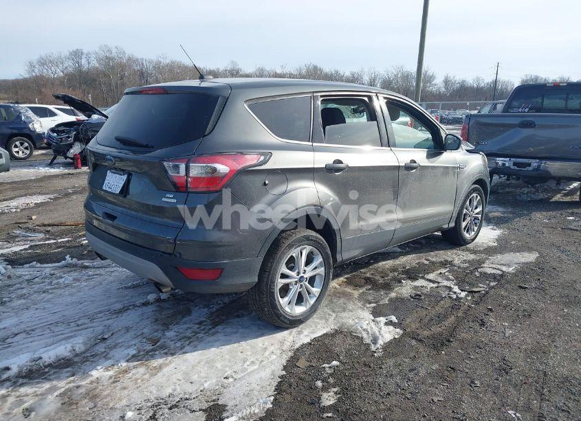 Photo 4 of 2017 Ford Escape SE (VIN 1FMCU0GDXHUB19233)