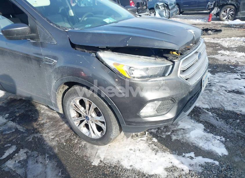 Photo 6 of 2017 Ford Escape SE (VIN 1FMCU0GDXHUB19233)