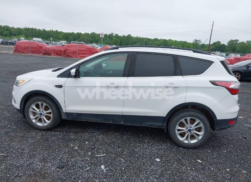 Photo 14 of 2017 Ford Escape SE (VIN 1FMCU0GDXHUB23895)