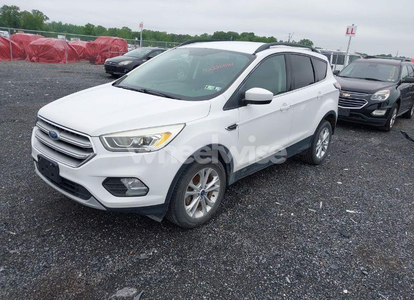 Photo 2 of 2017 Ford Escape SE (VIN 1FMCU0GDXHUB23895)