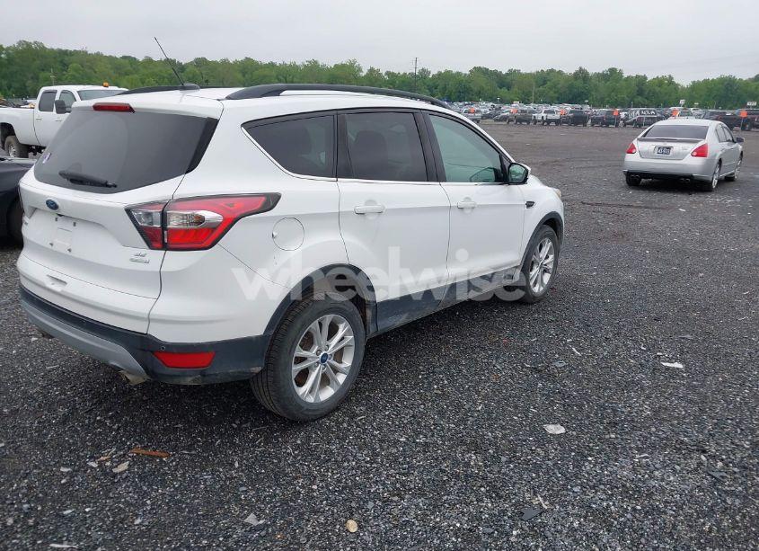 Photo 4 of 2017 Ford Escape SE (VIN 1FMCU0GDXHUB23895)