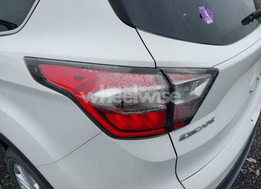 Photo 6 of 2017 Ford Escape SE (VIN 1FMCU0GDXHUB23895)