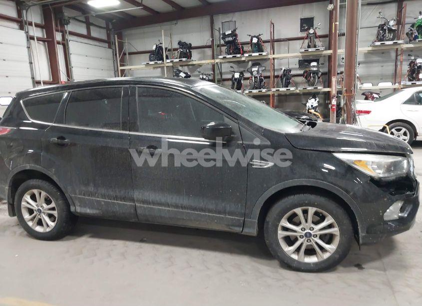 Photo 13 of 2017 Ford Escape SE (VIN 1FMCU0GDXHUB33116)